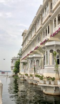 top 10 places to visit in udaipur