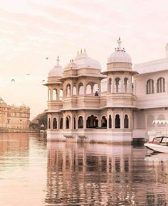 top 10 places to visit in udaipur